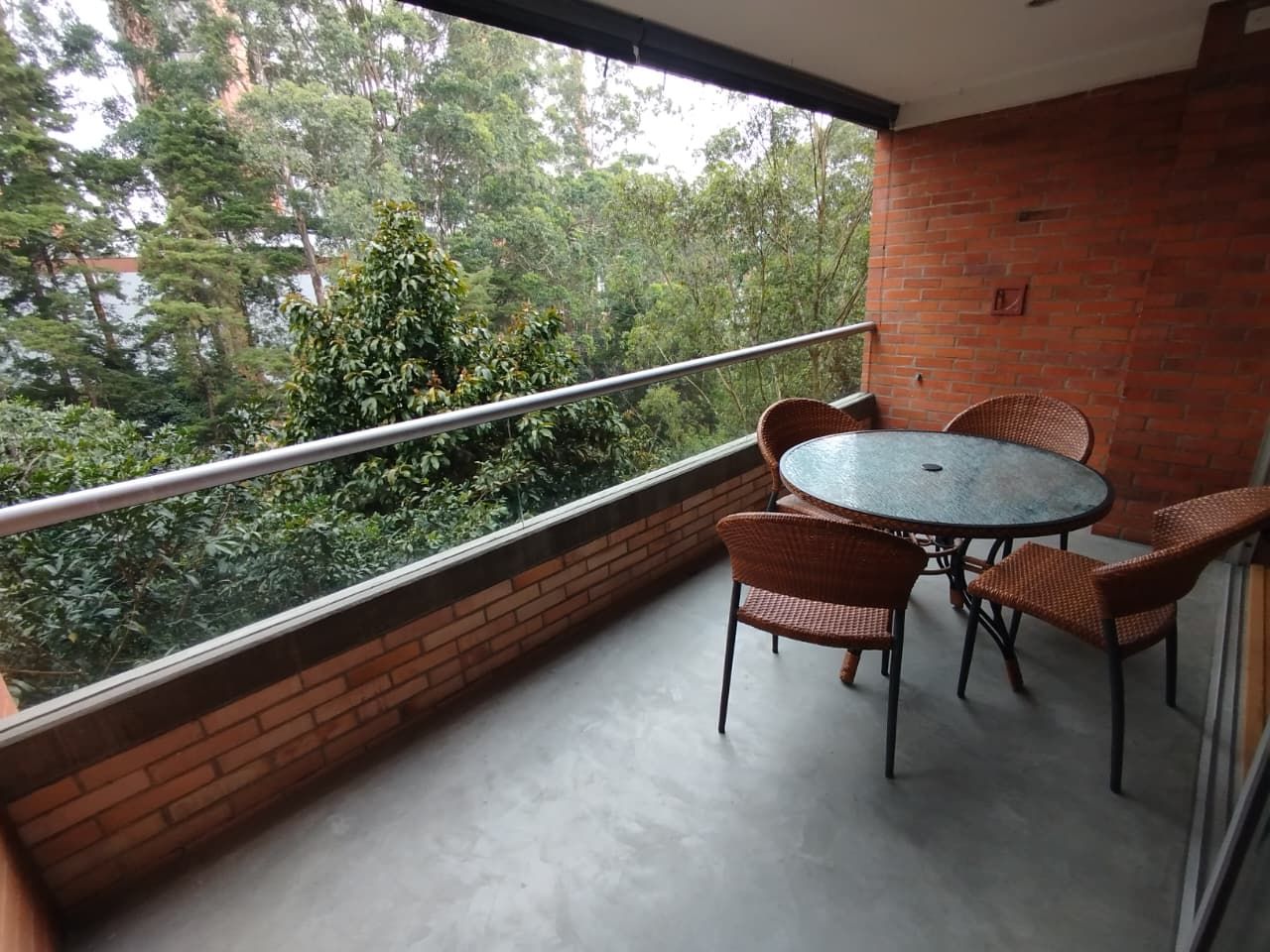 Apartamento en arriendo Antioquia Envigado Zúñiga 142 m2 Habitaciones 3 Baños 5 Garajes 2 Precio $6500000