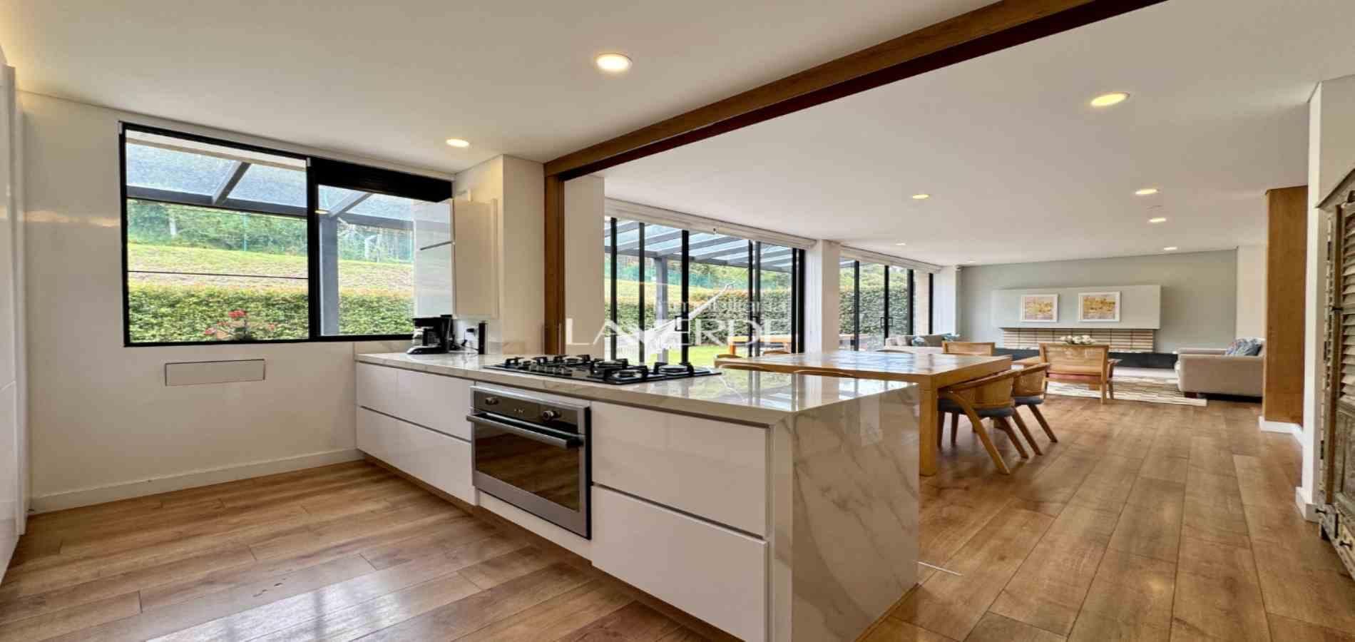 Casa en arriendo Cundinamarca Zipaquirá Zipaquira 253 m2 Habitaciones 4 Baños 5 Garajes 2 Precio $10000000