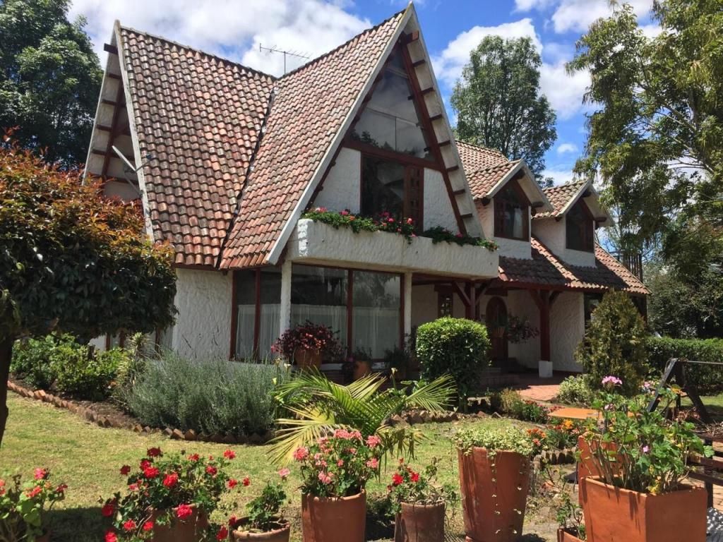 Casa Campestre en venta Cundinamarca Cota Cota 320 m2 Habitaciones 4 Baños 4 Garajes 2 Precio $1780000000