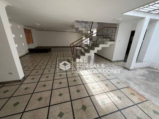 Casa en arriendo Antioquia Medellín La Candelaria 370 m2 Habitaciones 5 Baños 3 Garajes 1 Precio $13750000