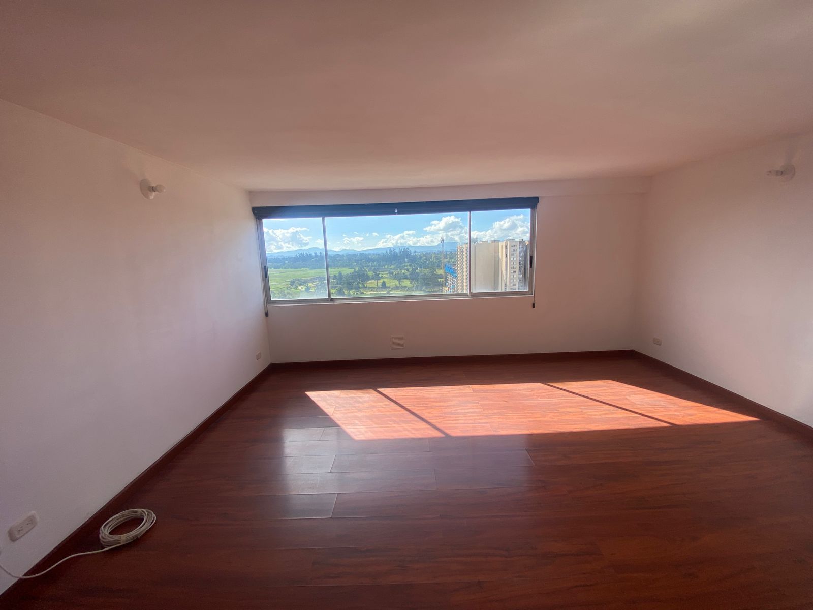 Apartamento en venta Cundinamarca Bogotá El Dorado 80 m2 Habitaciones 3 Baños 2 Garajes 1 Precio $390000000