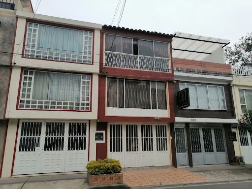 Casa en arriendo Cundinamarca Bogotá Villa Alsacia 2 180 m2 Habitaciones 4 Baños 4 Garajes 1 Precio $2900000