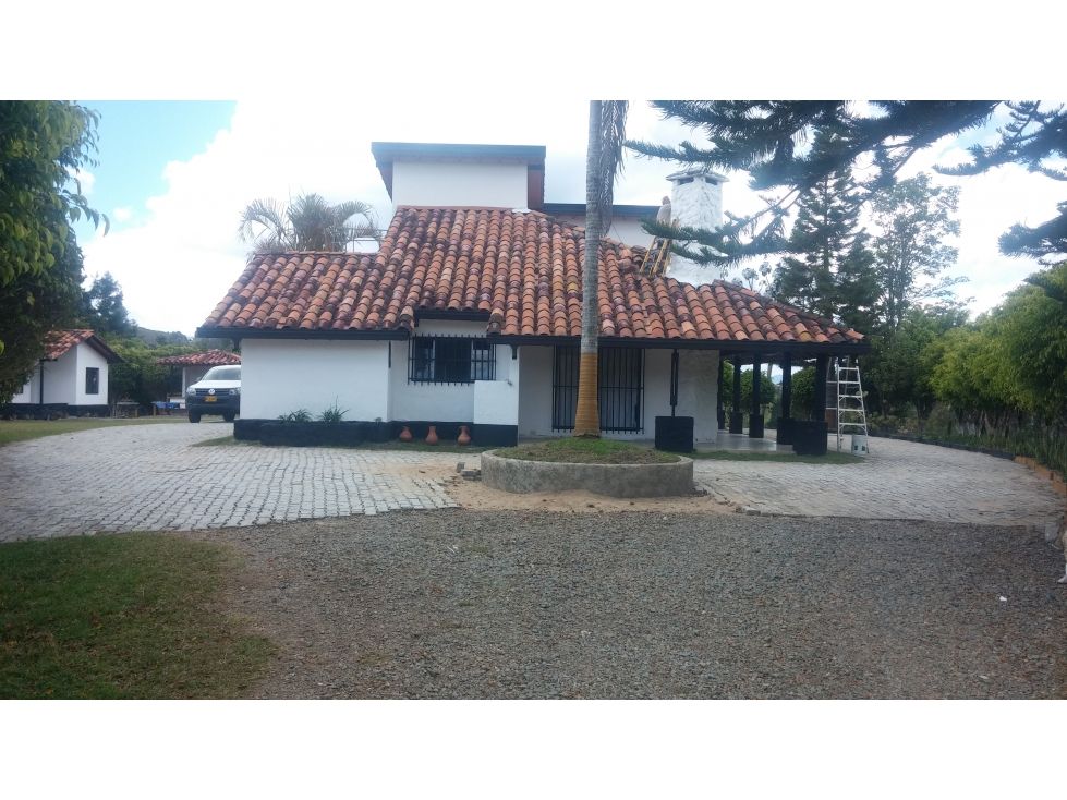 Casa en arriendo Antioquia Guarne Guarne 400 m2 Habitaciones 5 Baños 4 Garajes 15 Precio $7850000