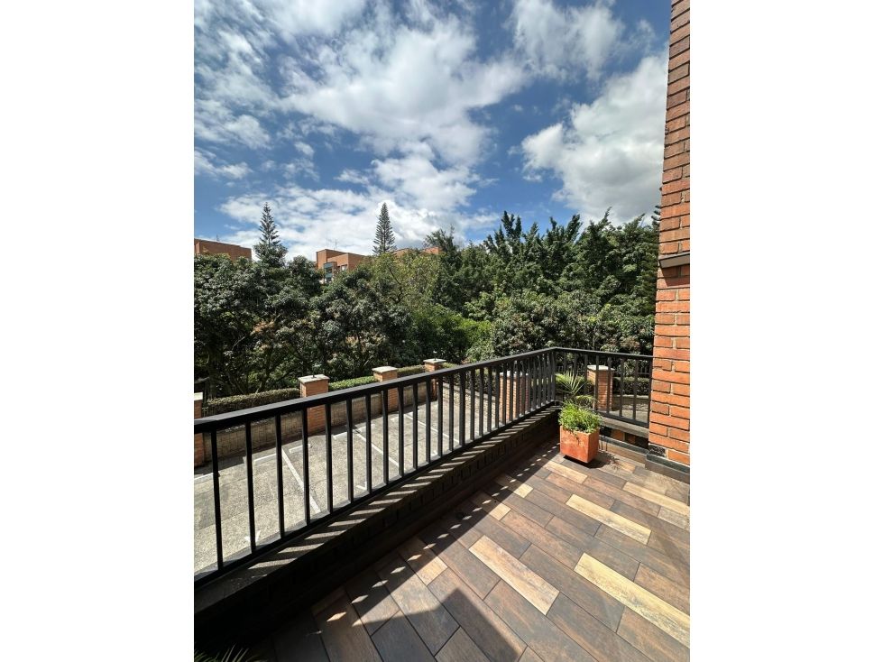 Apartaestudio en arriendo Antioquia Medellín El Castillo 130 m2 Habitaciones 3 Baños 2 Garajes 2 Precio $7200000