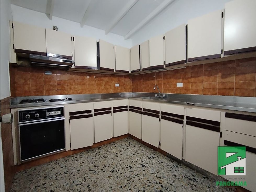 Casa en arriendo Antioquia Medellín Miravalle 120 m2 Habitaciones 4 Baños 3 Garajes 1 Precio $4785000