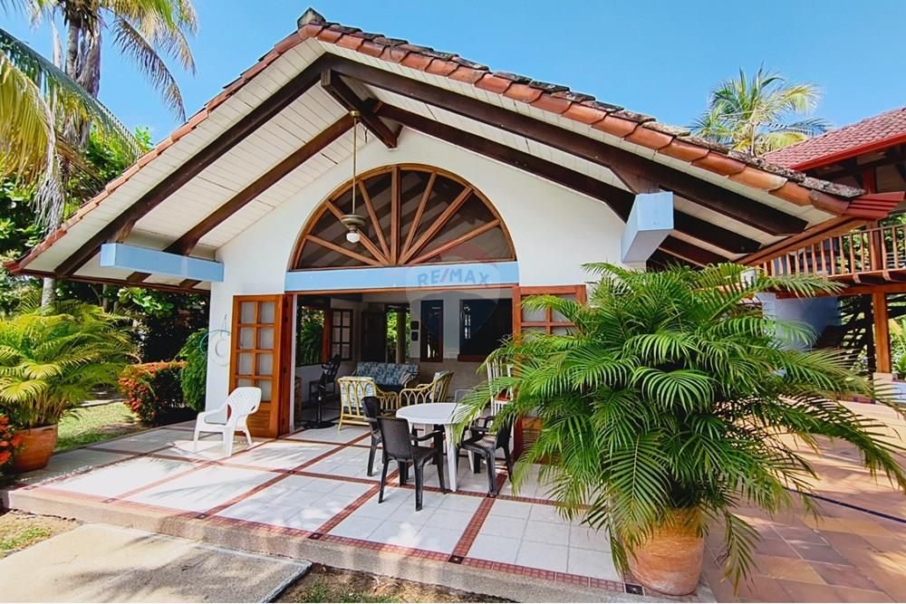 Casa en venta Tolima Melgar Las Palmas 370 m2 Habitaciones 4 Baños 4 Garajes 6 Precio $950000000