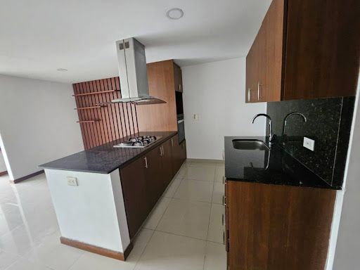 Apartamento en arriendo Antioquia Medellín Asomadera No2 70 m2 Habitaciones 2 Baños 2 Garajes 1 Precio $3800000