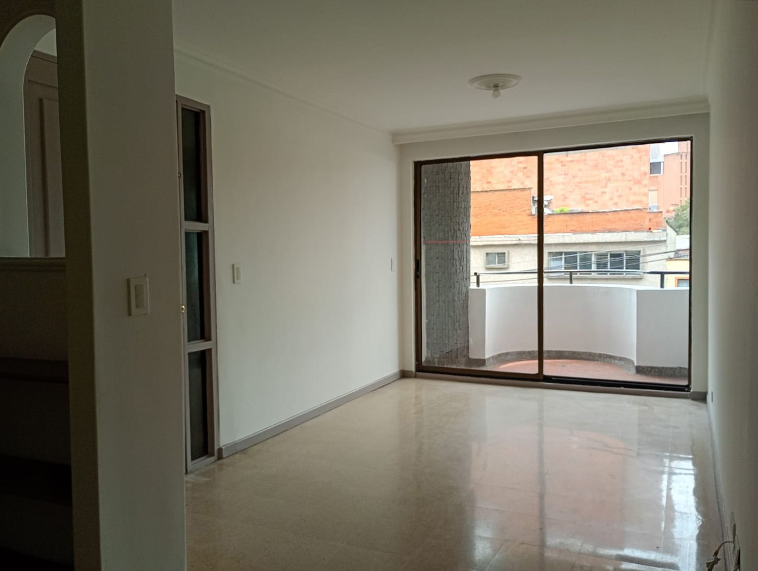 Apartamento en arriendo Antioquia Medellín Laureles 70 m2 Habitaciones 2 Baños 2 Garajes 1 Precio $3500000