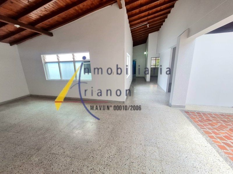 Casa en venta Antioquia Medellín Cuarta Brigada 630 m2 Habitaciones 6 Baños 3 Garajes 1 Precio $3500000000