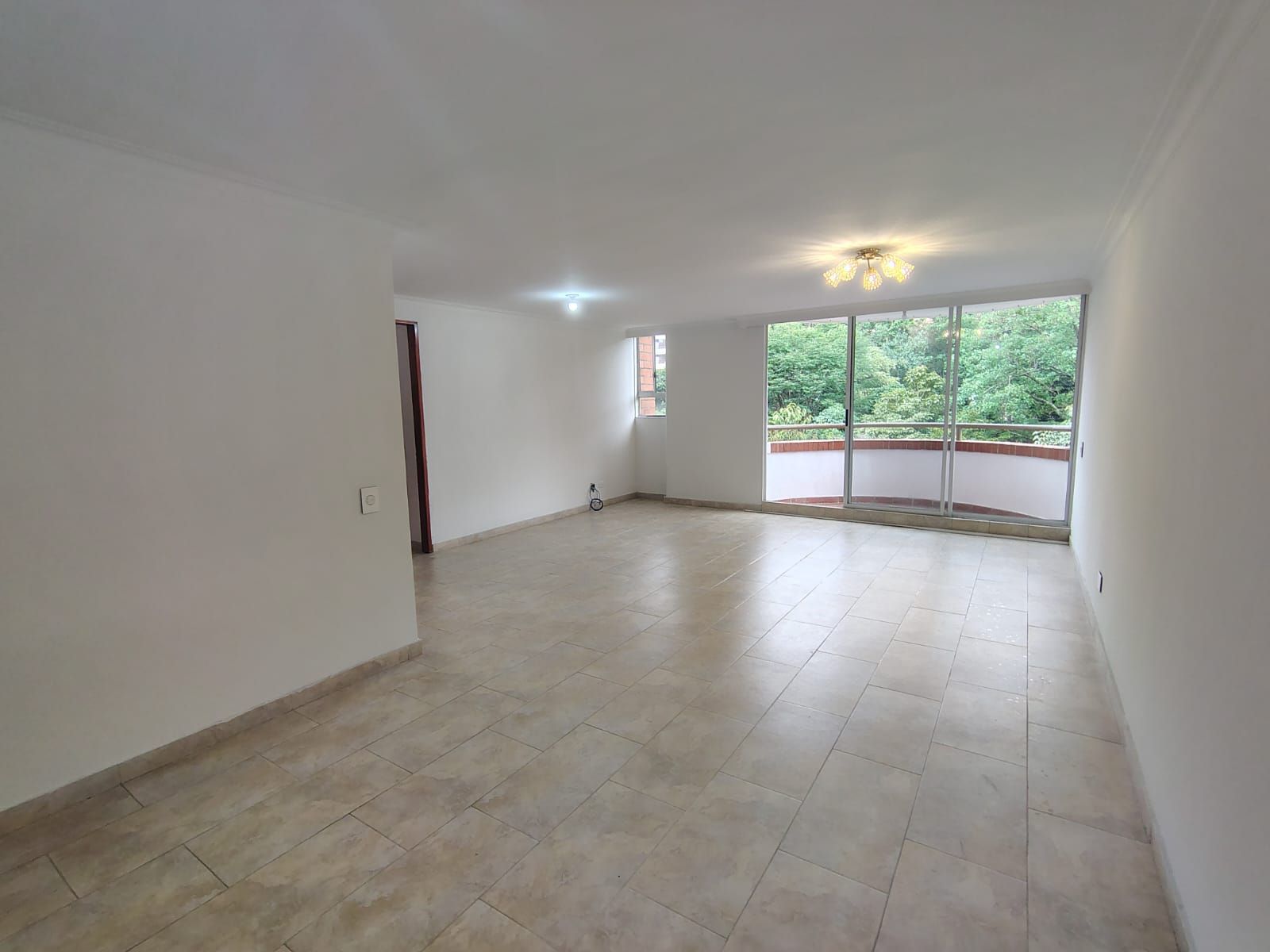 Apartamento en arriendo Antioquia Medellín Los Balsos No 1 90 m2 Habitaciones 2 Baños 2 Garajes 1 Precio $3850000