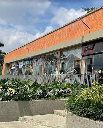 Local en venta Valle Del Cauca Cali Conjunto Residencial Valparaiso Ciudad Bochalema 21 m2 Habitaciones 0 Baños 0 Garajes 0 Precio $350000000