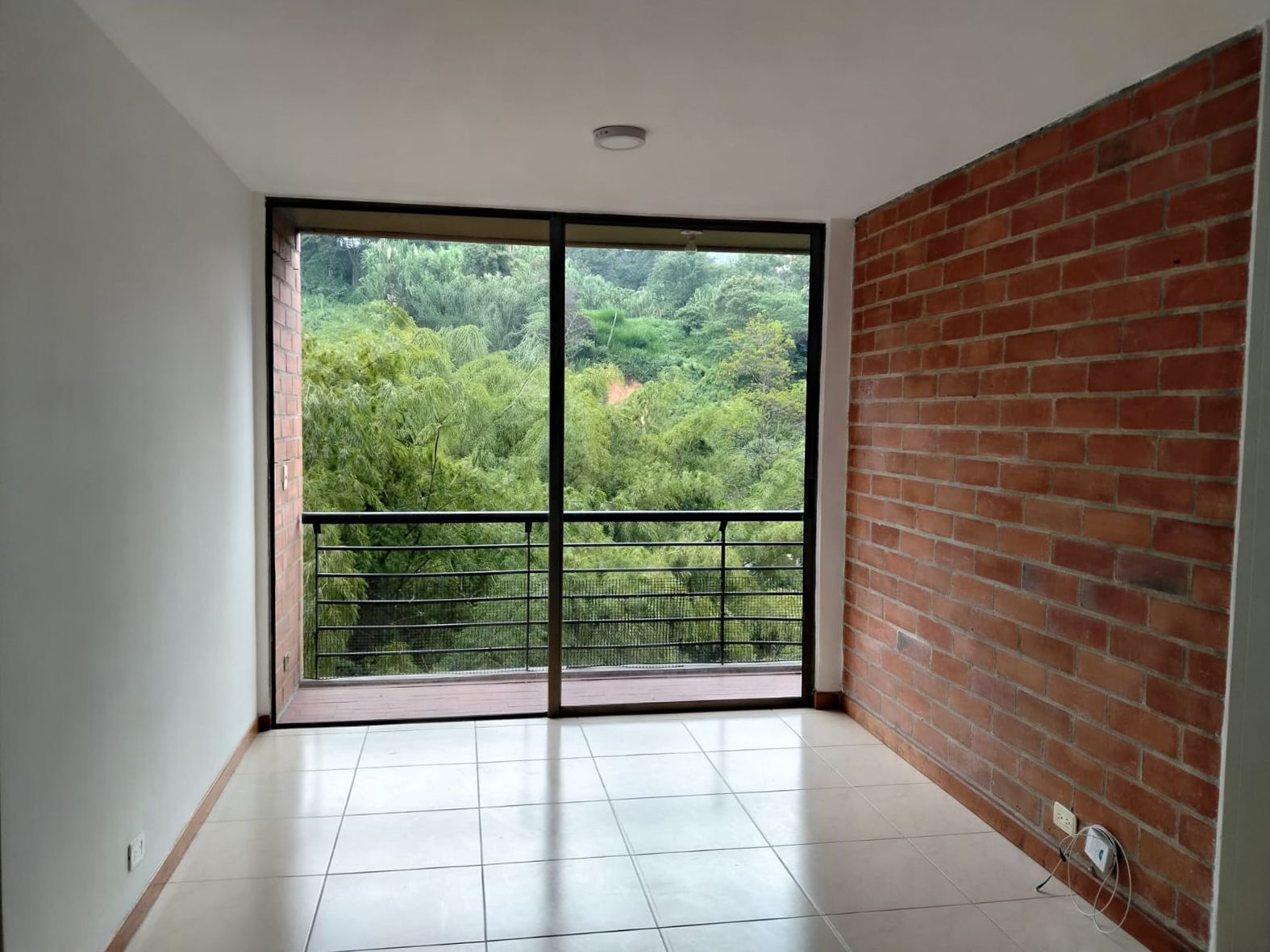Apartamento en arriendo Antioquia Medellín Castropol 60 m2 Habitaciones 2 Baños 2 Garajes 2 Precio $3450000