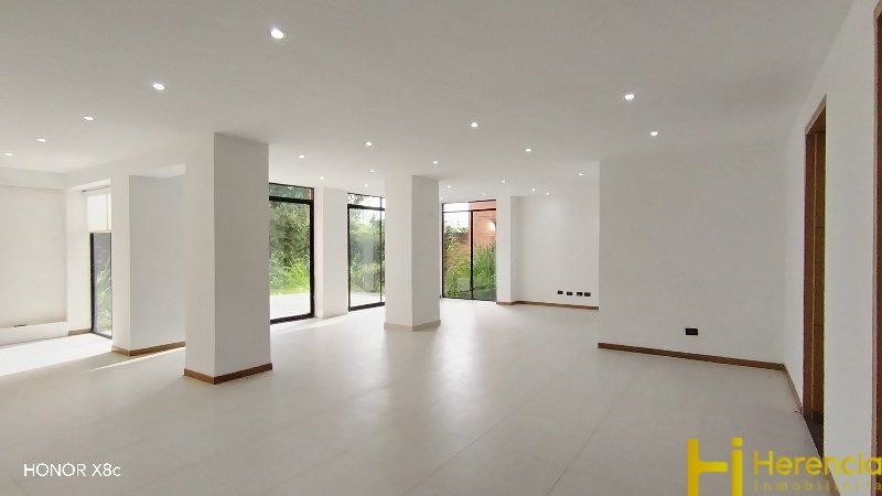 Casa en arriendo Antioquia Envigado Bosques De Zúñiga 200 m2 Habitaciones 3 Baños 4 Garajes 2 Precio $8000000