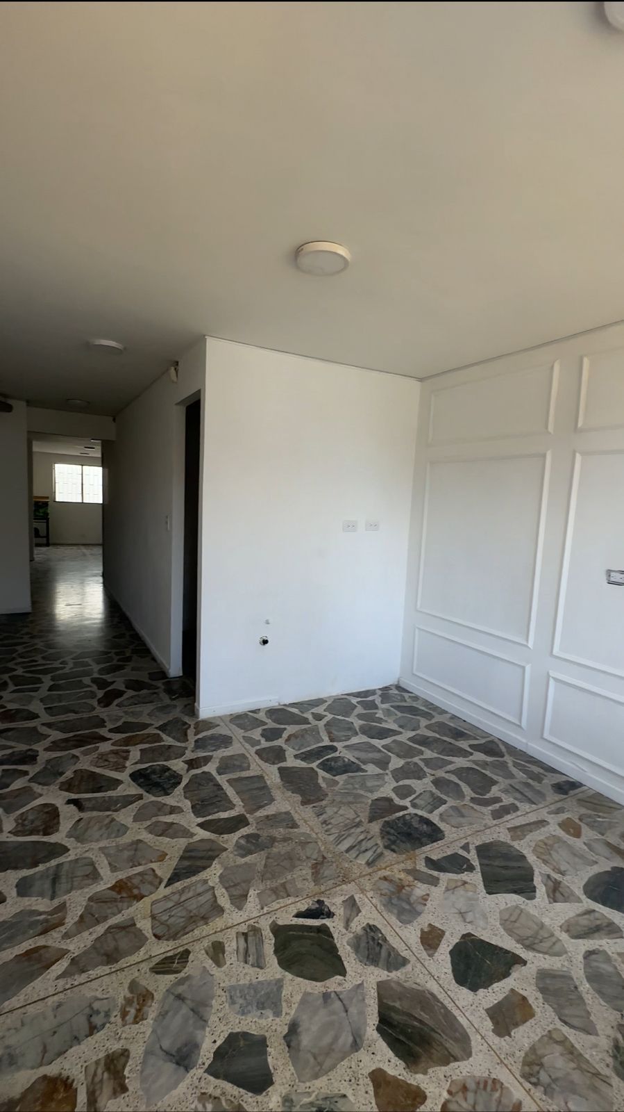 Oficina en arriendo Antioquia Medellín La America 50 m2 Habitaciones 0 Baños 1 Garajes 1 Precio $1880000