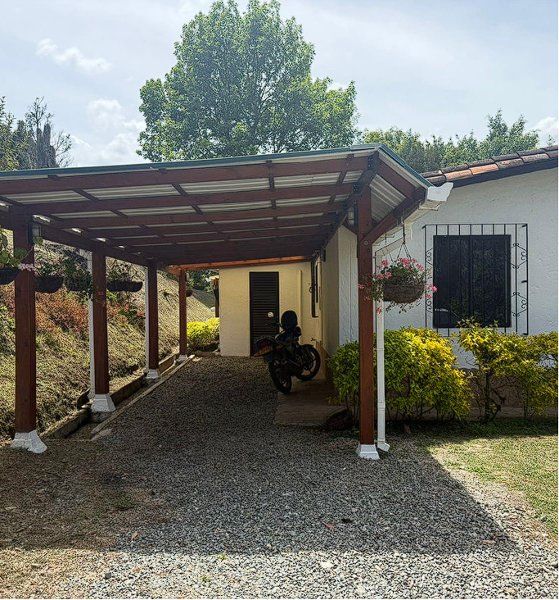 Finca en arriendo Antioquia Guarne Centro 6200 m2 Habitaciones 3 Baños 3 Garajes 0 Precio $4500000