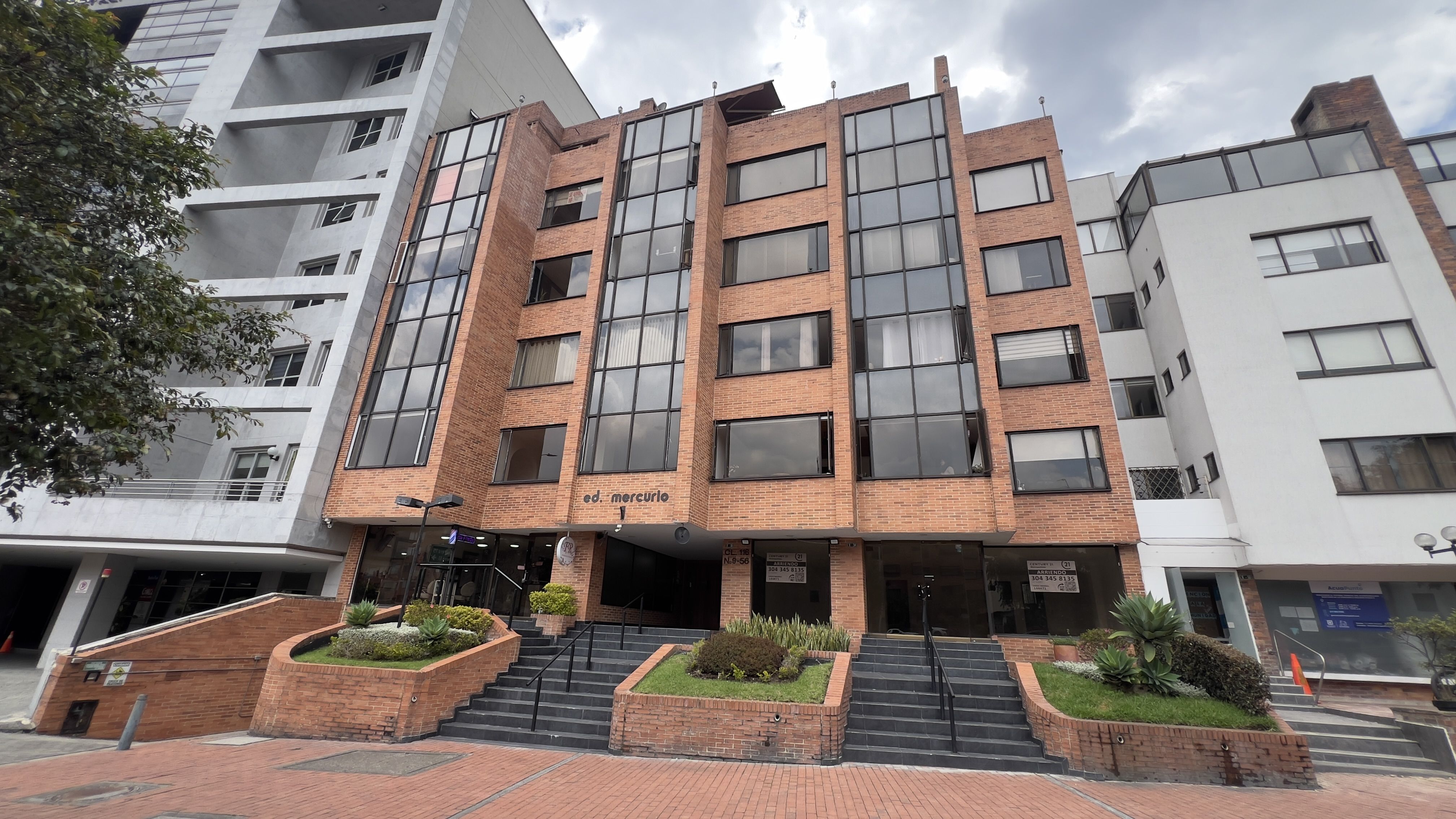 Apartamento en arriendo Cundinamarca Bogotá Santa Barbara Central 110 m2 Habitaciones 2 Baños 3 Garajes 2 Precio $5000000
