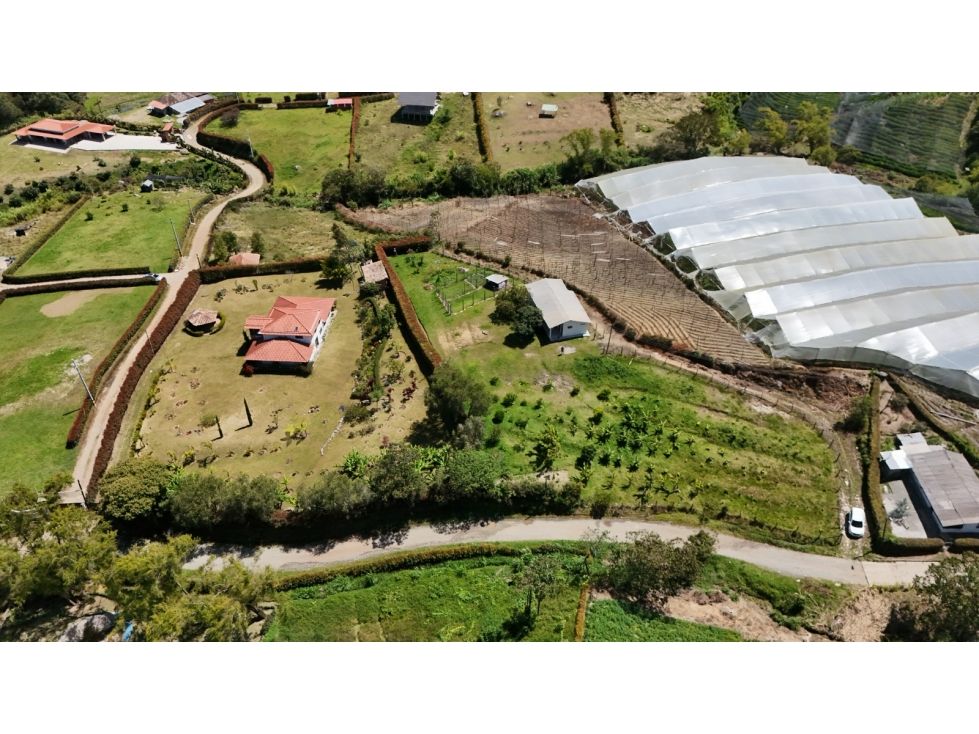 Finca en venta Antioquia El Carmen De Viboral El Carmen De Viboral 214 m2 Habitaciones 4 Baños 2 Garajes 1 Precio $1500000000