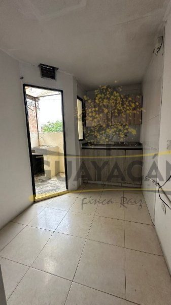 Apartamento en arriendo Antioquia Medellín La Alpujarra 45 m2 Habitaciones 2 Baños 1 Garajes 0 Precio $750000