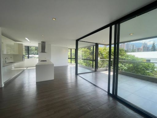 Apartamento en arriendo Antioquia Medellín El Castillo 230 m2 Habitaciones 3 Baños 4 Garajes 3 Precio $12000000