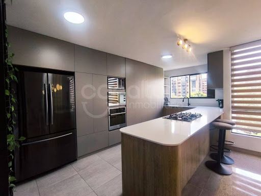 Apartamento en arriendo Antioquia Medellín El Poblado 200 m2 Habitaciones 3 Baños 5 Garajes 3 Precio $12000000