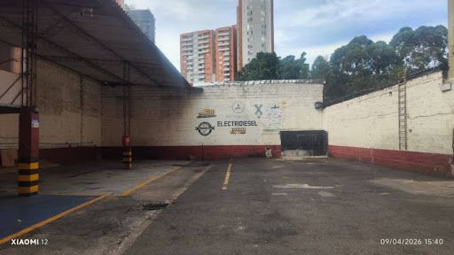 Local en arriendo Antioquia Medellín Cuarta Brigada 215 m2 Habitaciones 0 Baños 1 Garajes 0 Precio $23000000