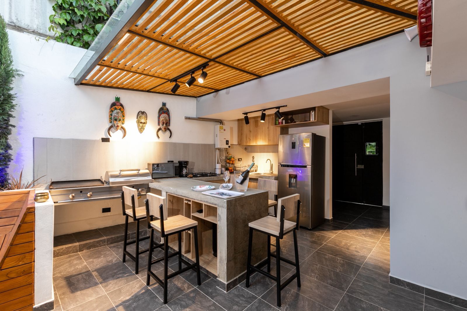 Oficina en arriendo Antioquia Medellín Patio Bonito 160 m2 Habitaciones 0 Baños 2 Garajes 0 Precio $16000000