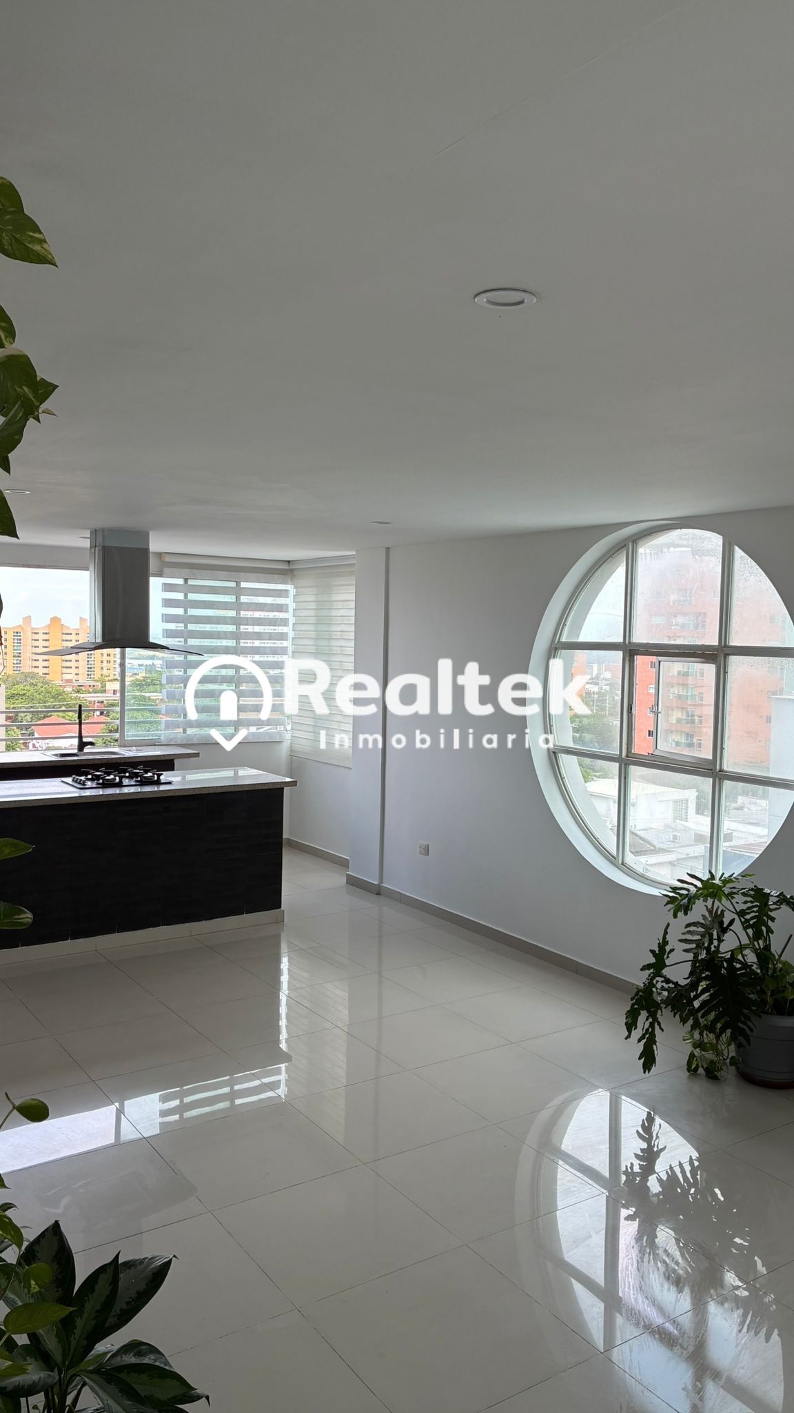 Apartamento en arriendo o venta Atlántico Barranquilla Andalucia 130 m2 Habitaciones 1 Baños 2 Garajes 1 Precio venta $450000000 Precio arriendo $2700000