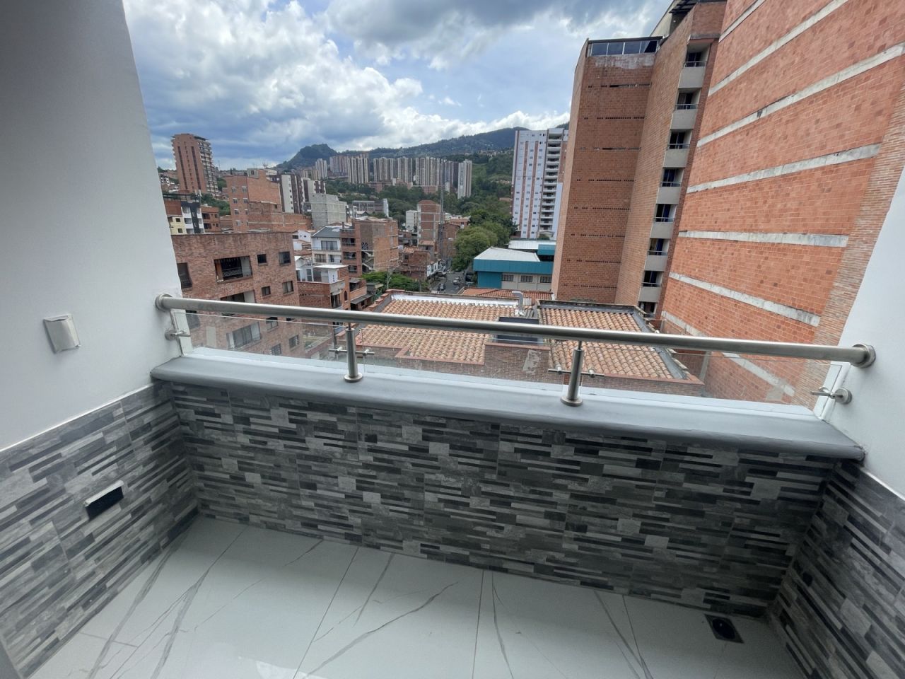 Apartamento en arriendo Antioquia Bello San José Obrero 112 m2 Habitaciones 3 Baños 2 Garajes 0 Precio $2400000