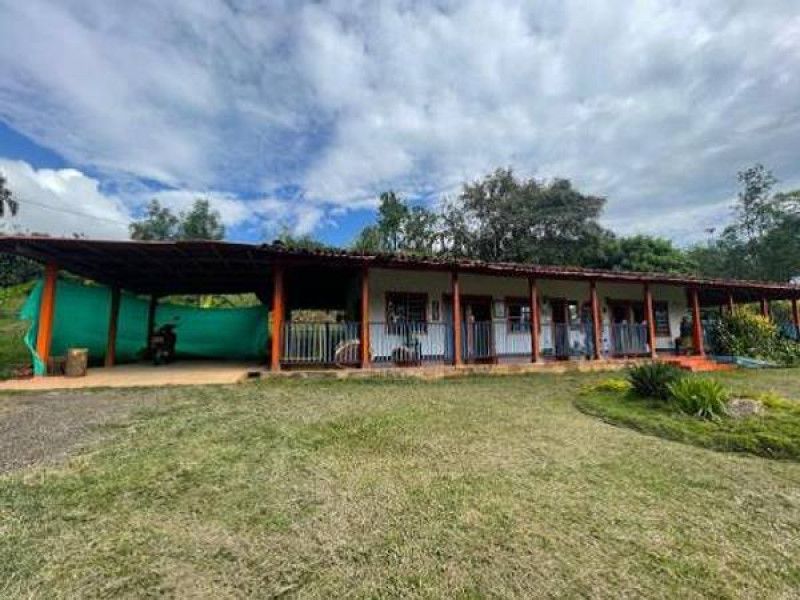 Inmuebles en Remate Lote en venta Valle Del Cauca Yotoco Yotoco 9013 m2 Habitaciones 0 Baños 2 Garajes 0 Precio $288419200