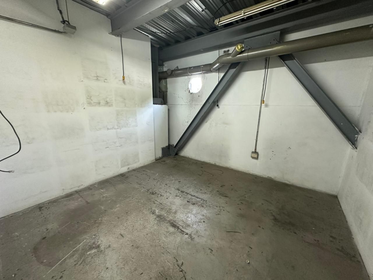 Edificio en arriendo Antioquia Medellín Los Conquistadores 2000 m2 Habitaciones 0 Baños 5 Garajes 0 Precio $57000000