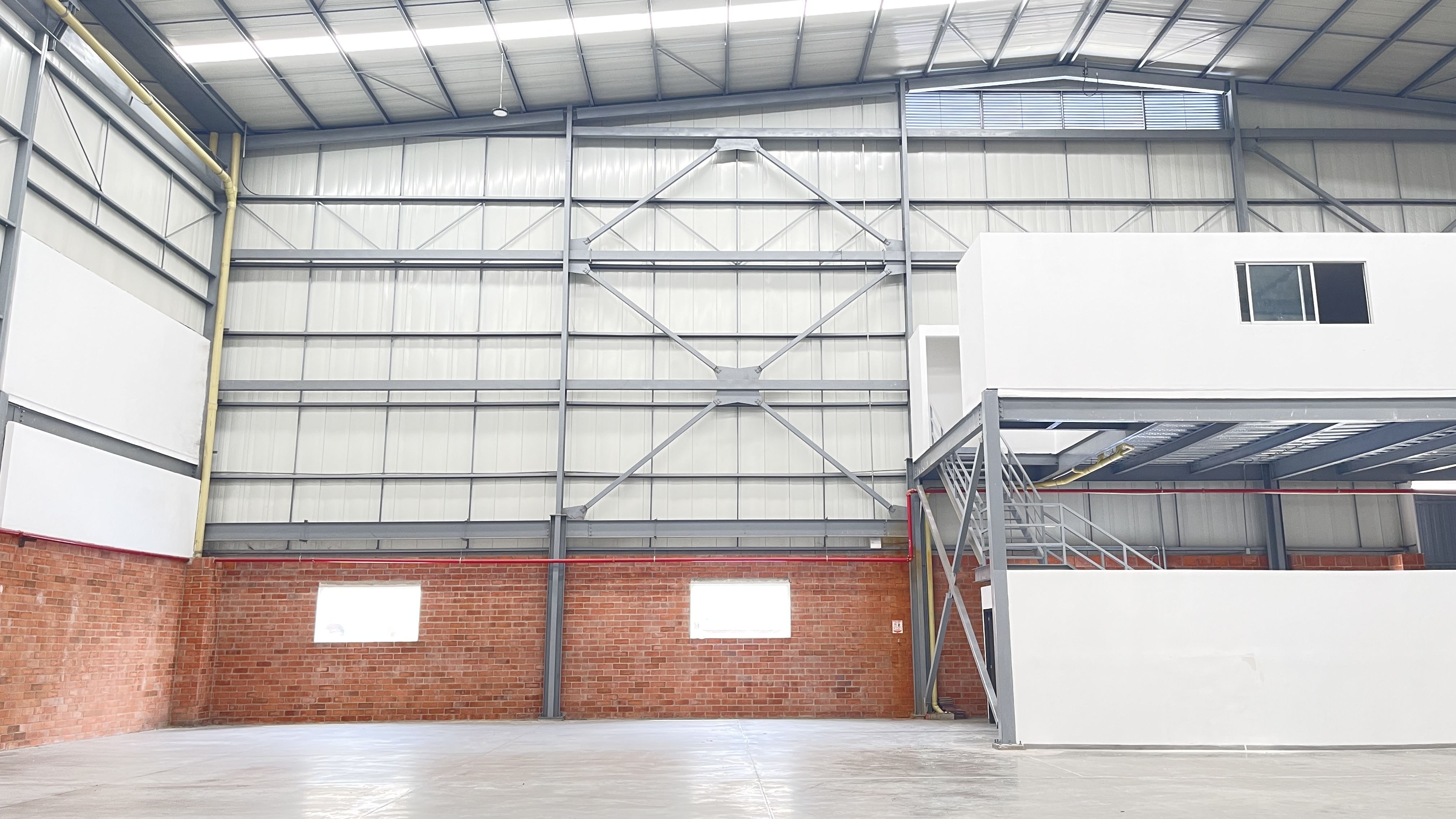 Bodega en venta Valle Del Cauca Cali Ciudad Los Álamos 1500 m2 Habitaciones 0 Baños 6 Garajes 6 Precio $4724500000