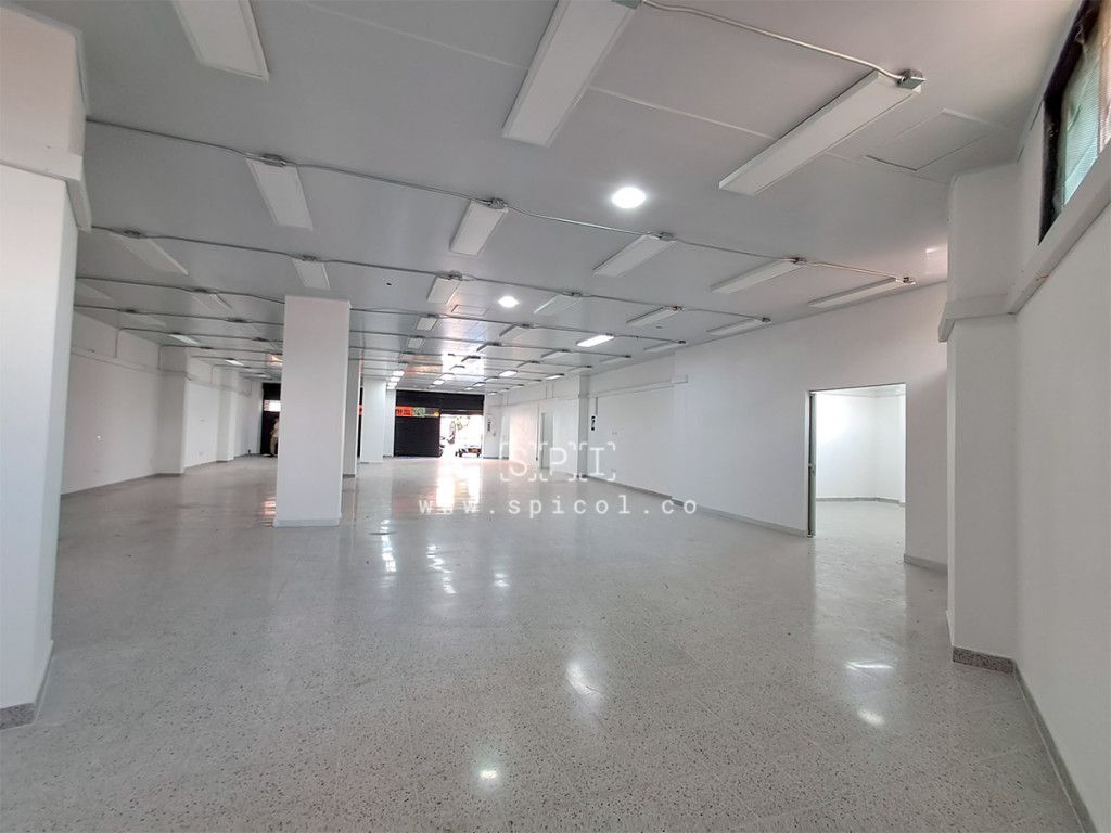 Local en arriendo Antioquia Itagüí Las Margaritas 346 m2 Habitaciones 0 Baños 2 Garajes 1 Precio $15000000