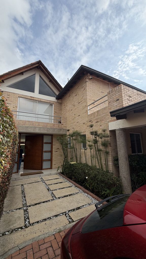 Casa en venta Cundinamarca Cajicá Gran Colombia 300 m2 Habitaciones 3 Baños 5 Garajes 3 Precio $1700000000