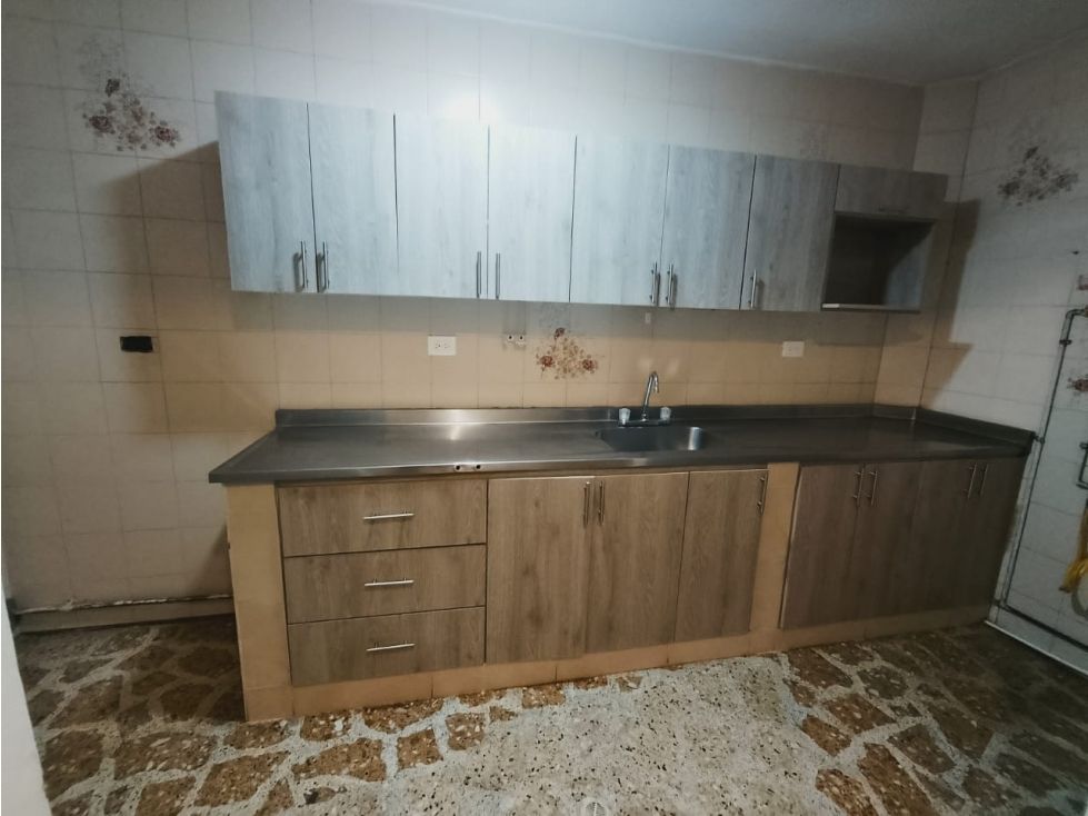 Casa en arriendo Antioquia Medellín La Colina 100 m2 Habitaciones 3 Baños 2 Garajes 0 Precio $2000000