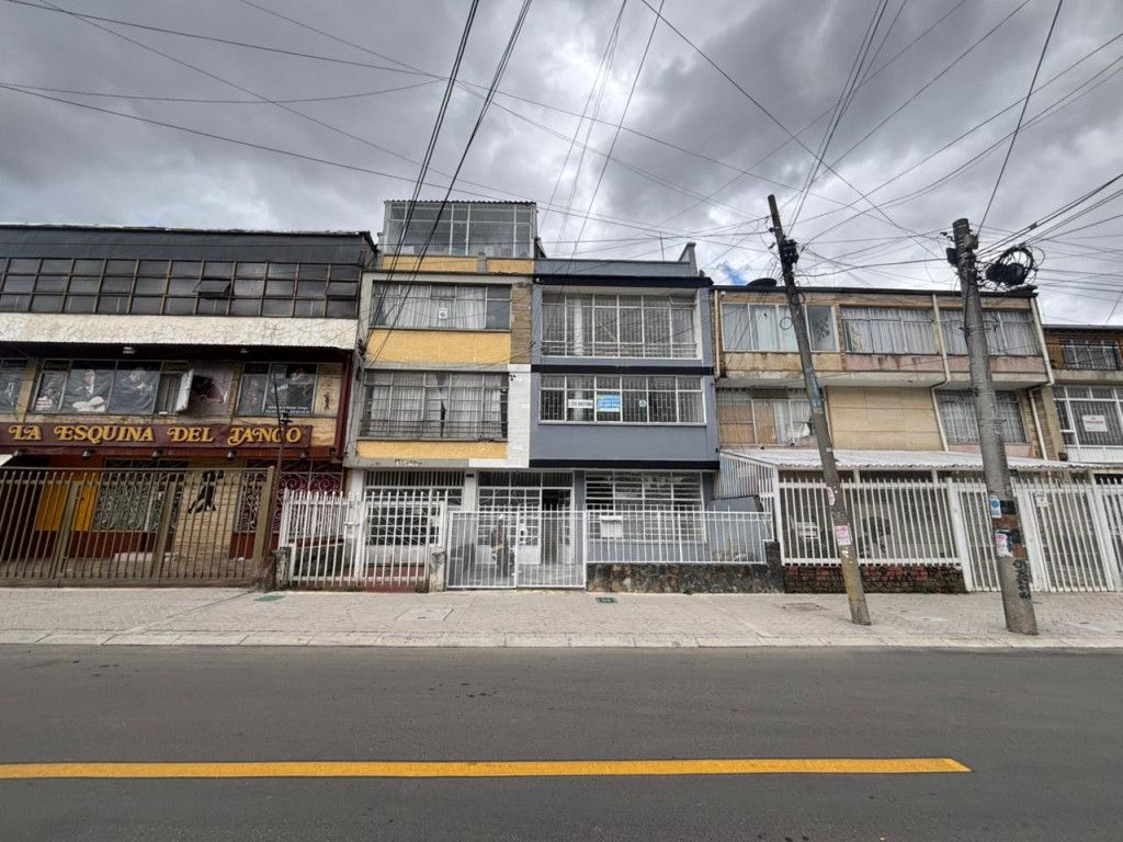 Casa en arriendo Cundinamarca Bogotá Sears 120 m2 Habitaciones 4 Baños 2 Garajes 1 Precio $5000000