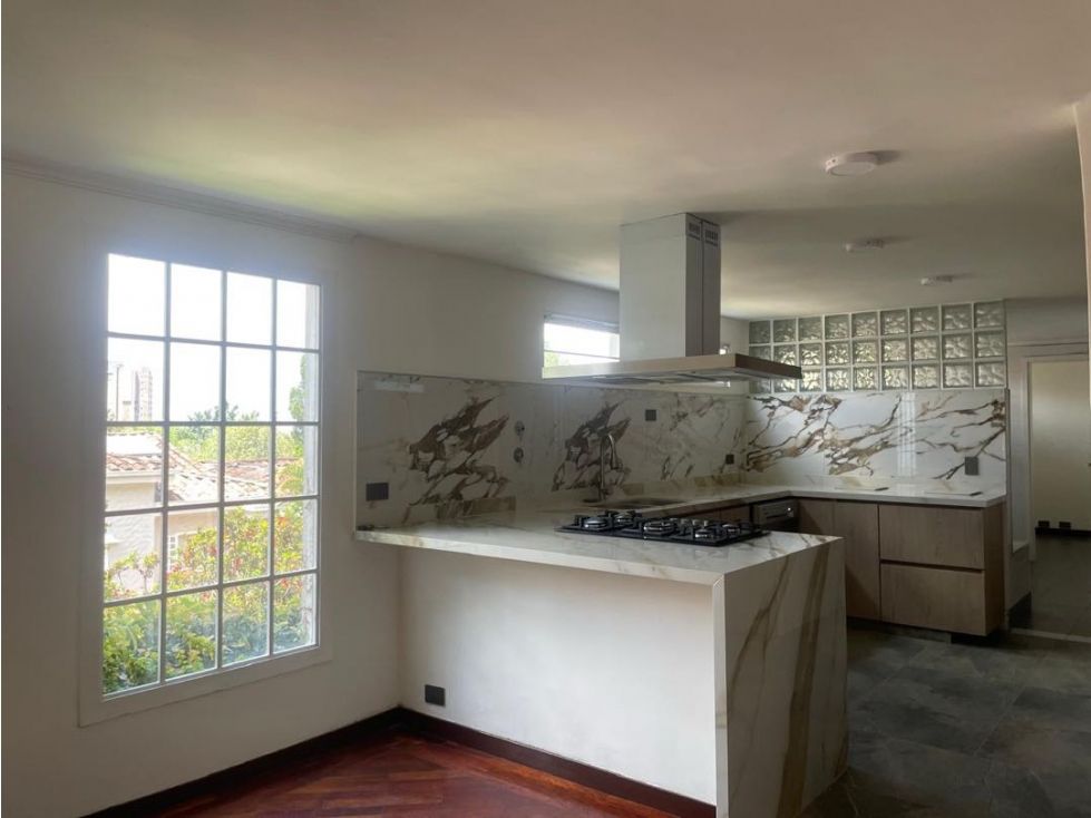Casa en venta Antioquia Medellín El Castillo 330 m2 Habitaciones 4 Baños 4 Garajes 2 Precio $1990000000