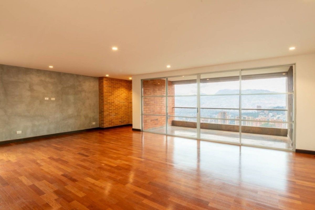 Apartamento en arriendo Antioquia Medellín El Tesoro 240 m2 Habitaciones 3 Baños 5 Garajes 3 Precio $12500000