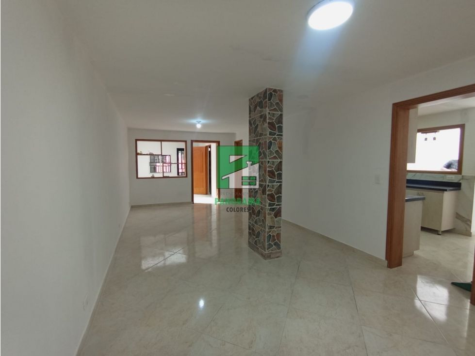 Casa en arriendo Antioquia Medellín Miravalle 165 m2 Habitaciones 3 Baños 4 Garajes 1 Precio $5600000