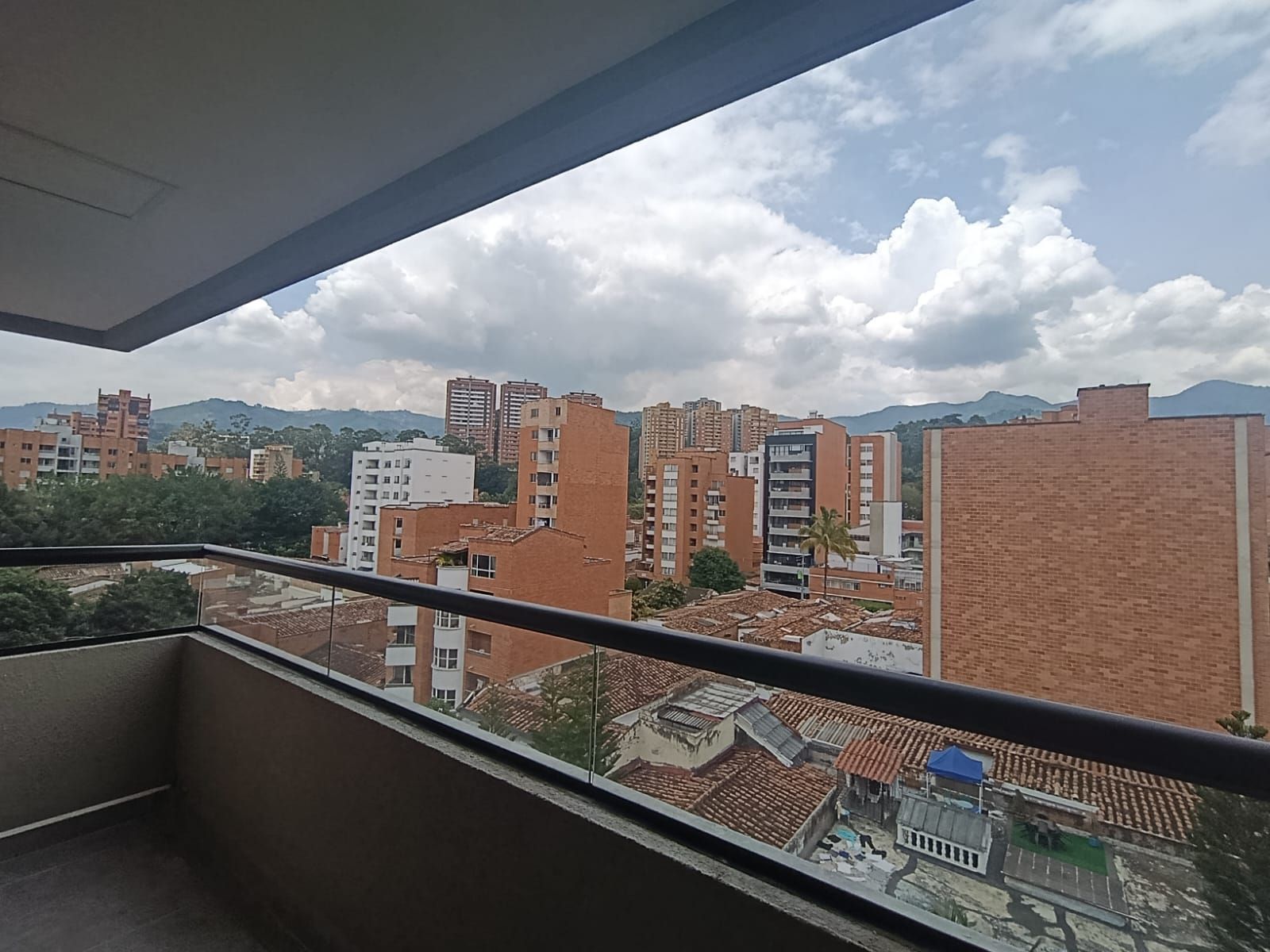 Apartamento en arriendo Antioquia Medellín La Castellana 81 m2 Habitaciones 2 Baños 2 Garajes 1 Precio $3900000