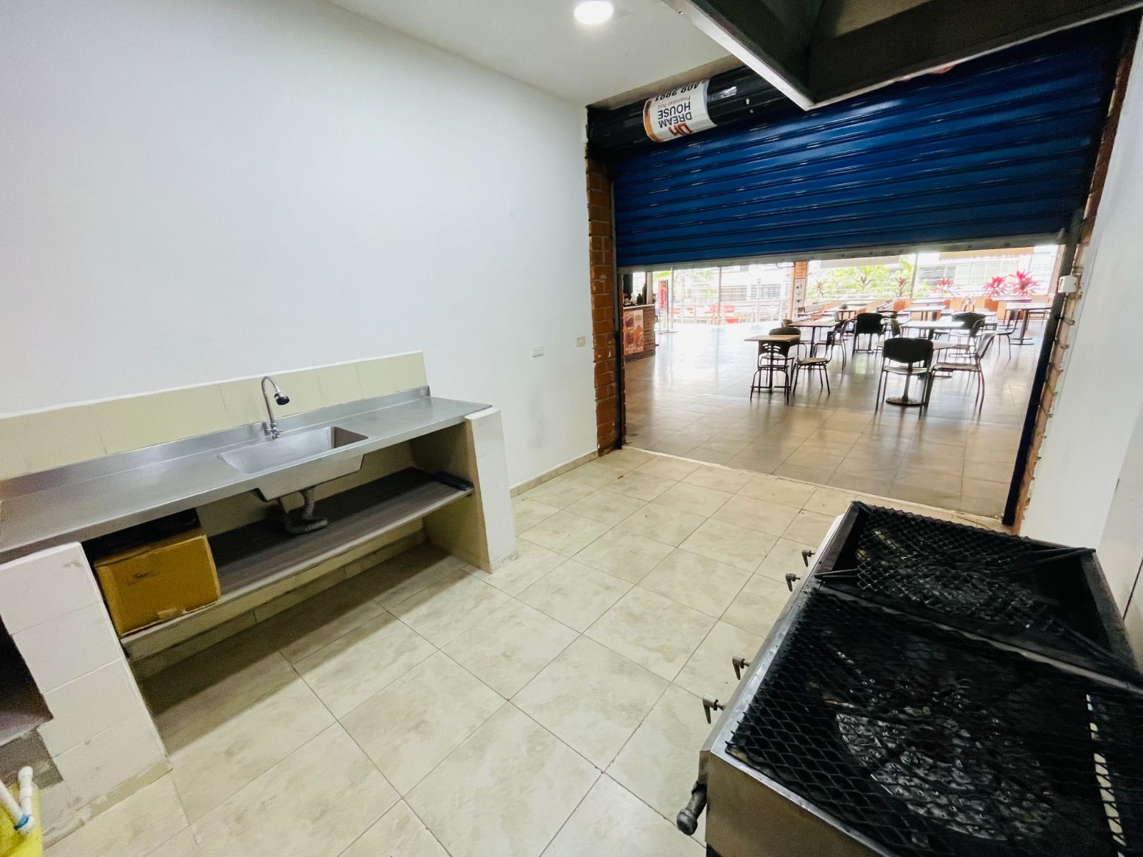 Local en arriendo o venta Antioquia Medellín Calle Nueva 12 m2 Habitaciones 0 Baños 0 Garajes 0 Precio venta $140000000 Precio arriendo $1250000