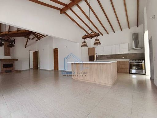 Casa en arriendo Antioquia Envigado Las Antillas 340 m2 Habitaciones 3 Baños 4 Garajes 3 Precio $12000000