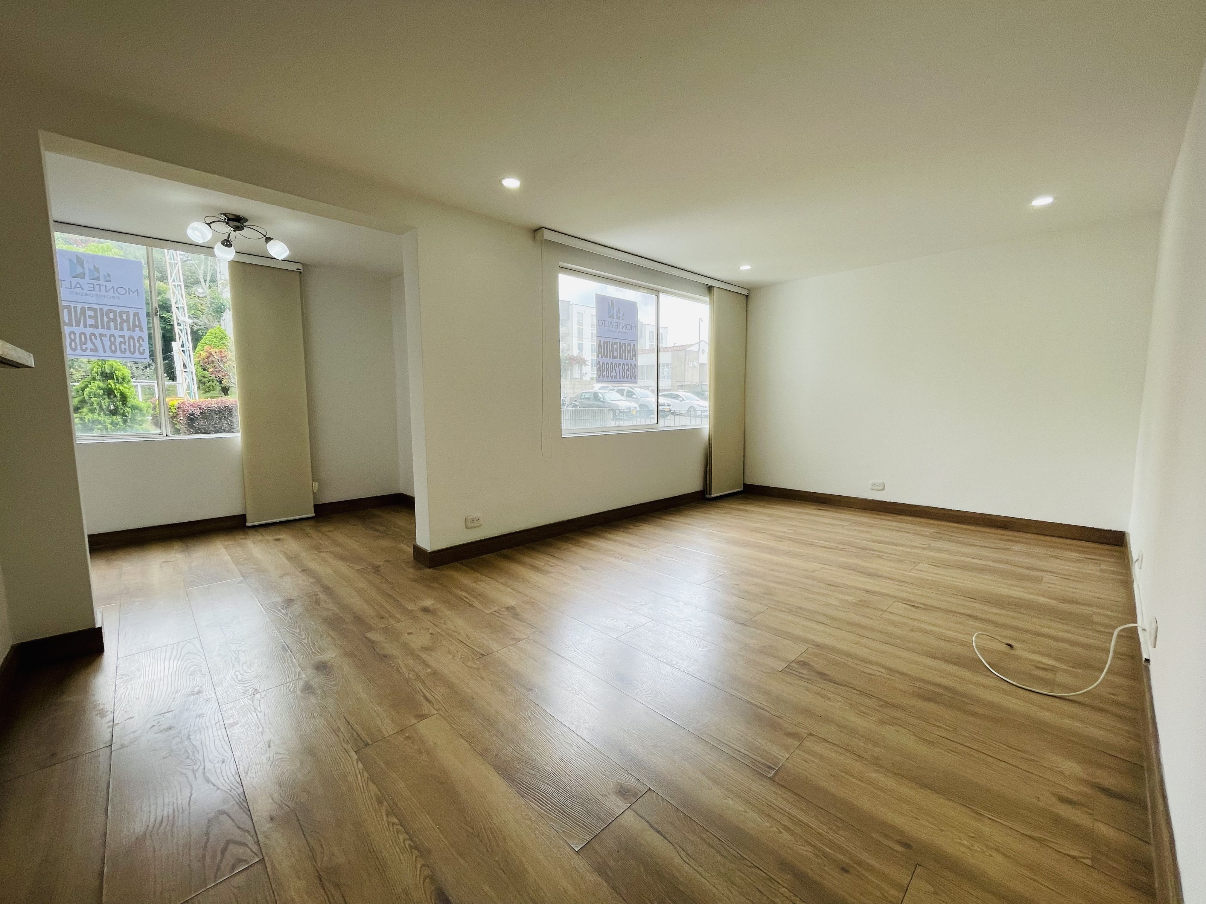 Apartamento en arriendo Antioquia Medellín Calle Nueva 85 m2 Habitaciones 3 Baños 3 Garajes 1 Precio $3300000
