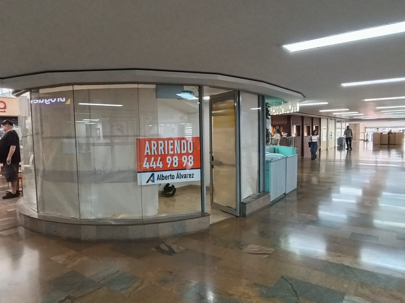 Local en arriendo Antioquia Medellín San Diego 15 m2 Habitaciones 0 Baños 0 Garajes 0 Precio $5500000