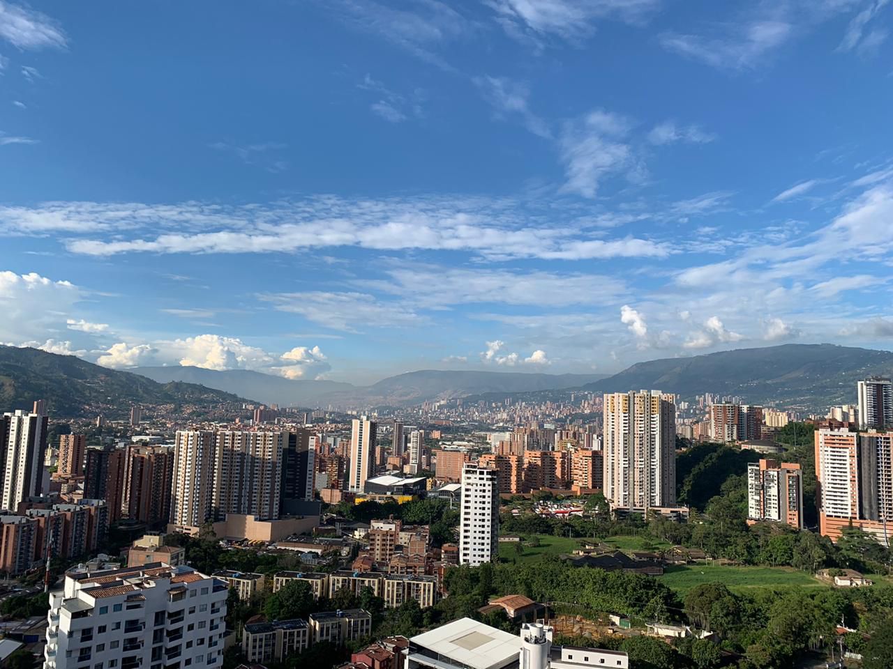 Apartamento en arriendo Antioquia Sabaneta Sabaneta 75 m2 Habitaciones 2 Baños 2 Garajes 1 Precio $3400000