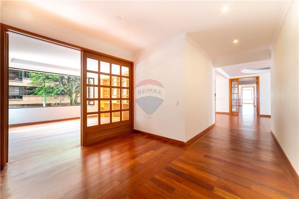 Apartamento en venta Cundinamarca Bogotá La Carolina 281 m2 Habitaciones 3 Baños 4 Garajes 2 Precio $1680000000