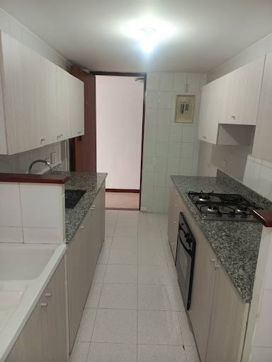 Apartamento en arriendo Antioquia Medellín Castropol 100 m2 Habitaciones 4 Baños 3 Garajes 1 Precio $4000000