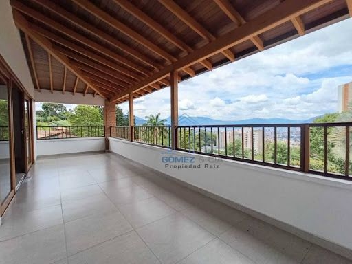 Casa en arriendo Antioquia Envigado Las Antillas 340 m2 Habitaciones 3 Baños 4 Garajes 3 Precio $12000000