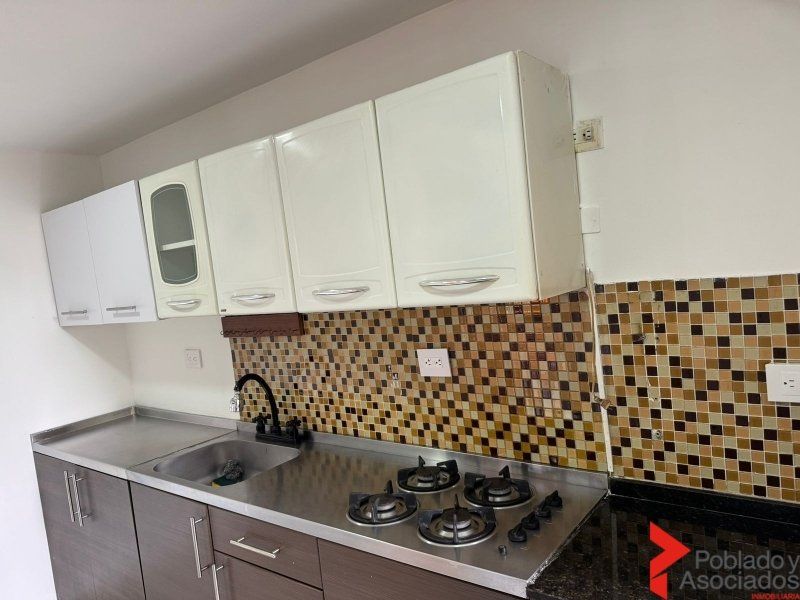 Apartamento en venta Antioquia Medellín Loma De Los Bernal 80 m2 Habitaciones 3 Baños 2 Garajes 1 Precio $605000000
