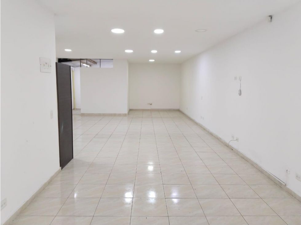 Local en venta Antioquia Sabaneta Entre Amigos 72 m2 Habitaciones 0 Baños 1 Garajes 0 Precio $830000000