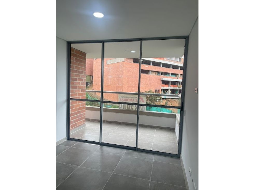 Apartamento en arriendo Antioquia Medellín El Trianon 71 m2 Habitaciones 3 Baños 2 Garajes 1 Precio $3700000